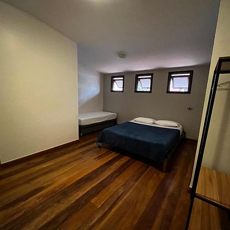 Hostel Matilda กูรีตีบา ภายนอก รูปภาพ